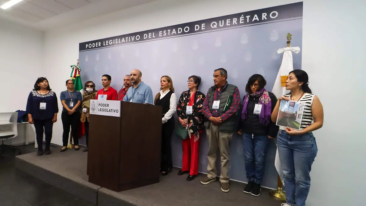 Vecinos reclaman por gasolineria ilegal