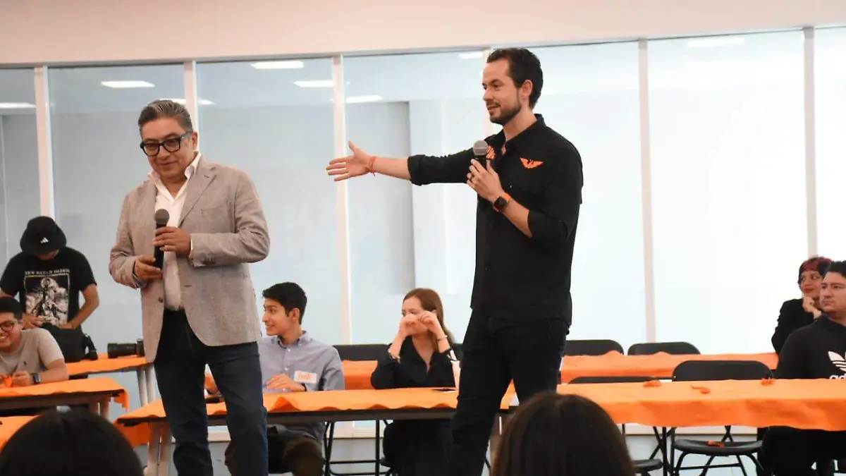 Paul Ospital y Adan Olvera comparten experiencias