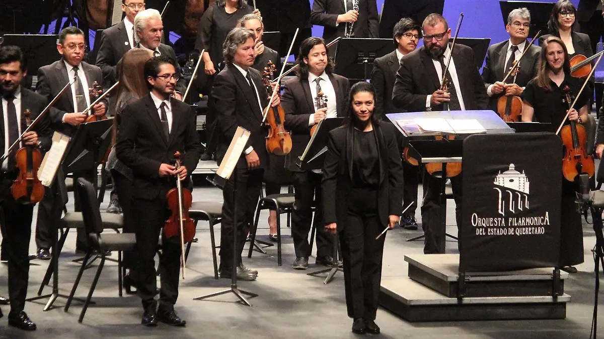 Bajo la batuta de Laura Reyes, la OFEQ hizo el estreno mundial