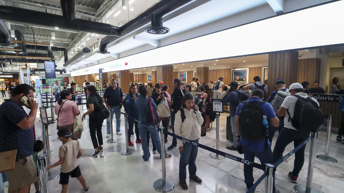 250402_AEROPUERTO AIQ_PASAJEROS_HA_15
