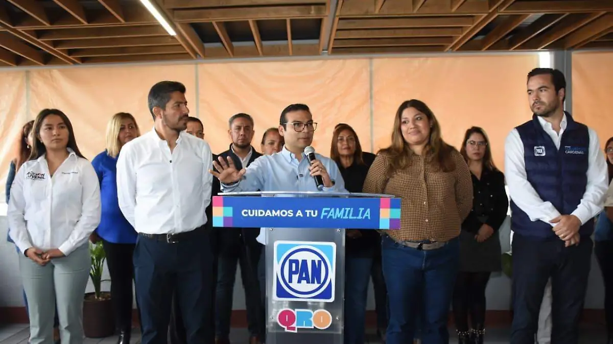 Los diputados y militantes del PAN