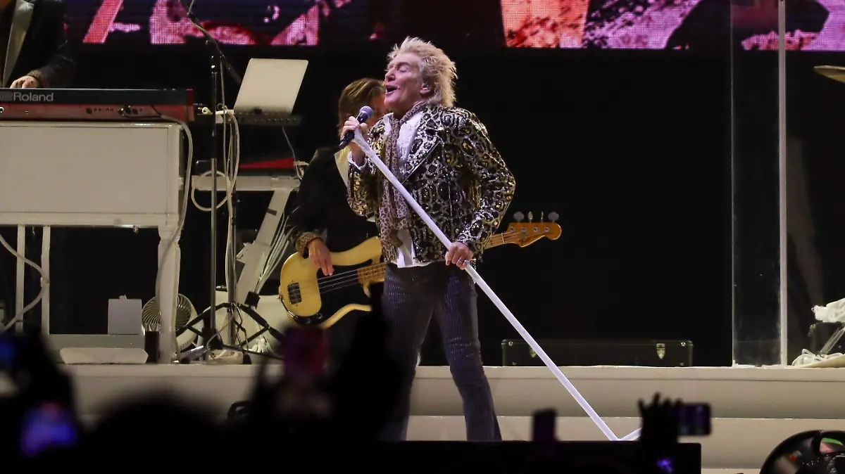 251009_ROD STEWART_IS-10