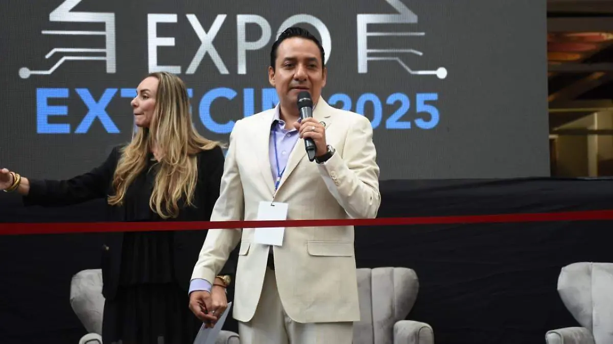 MARIO PALOMARES