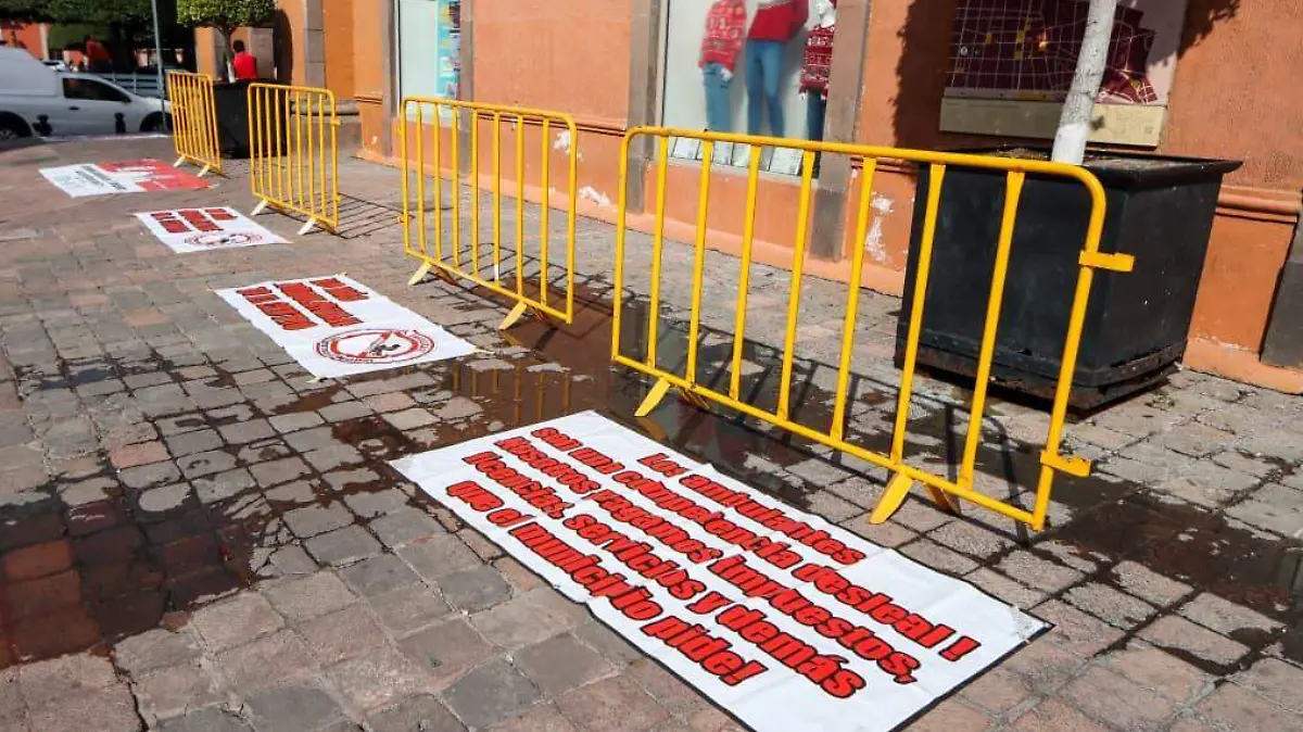 DENUNCIAN