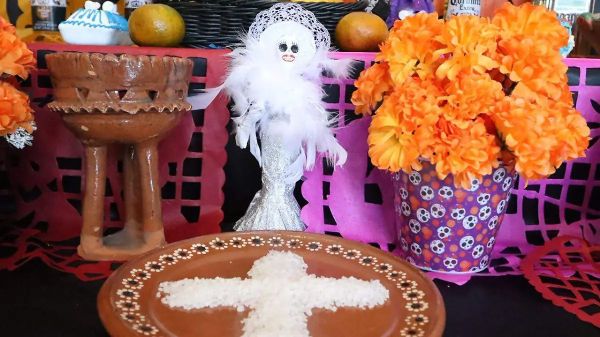 ALTARES DE MUERTOS