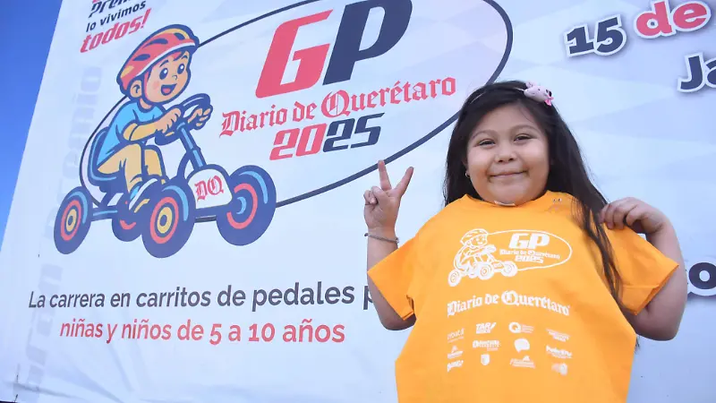 Contentos los niños recibieron su kit