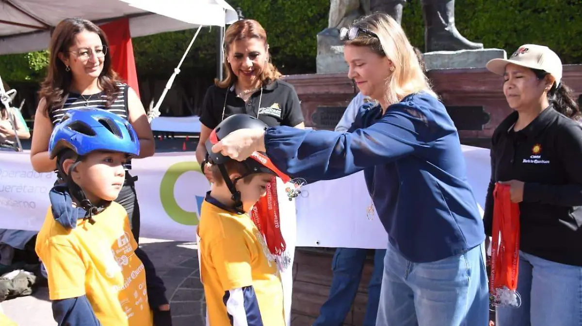 Todos los participantes recibieron sus medallas
