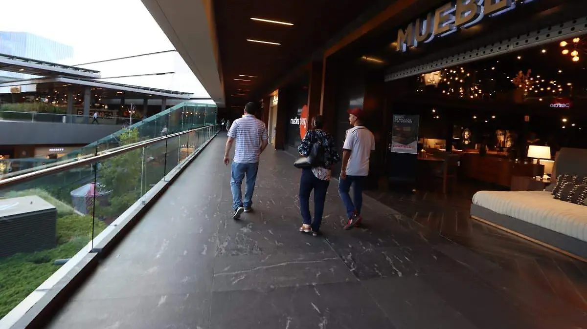 CLIENTES APROVECHARON