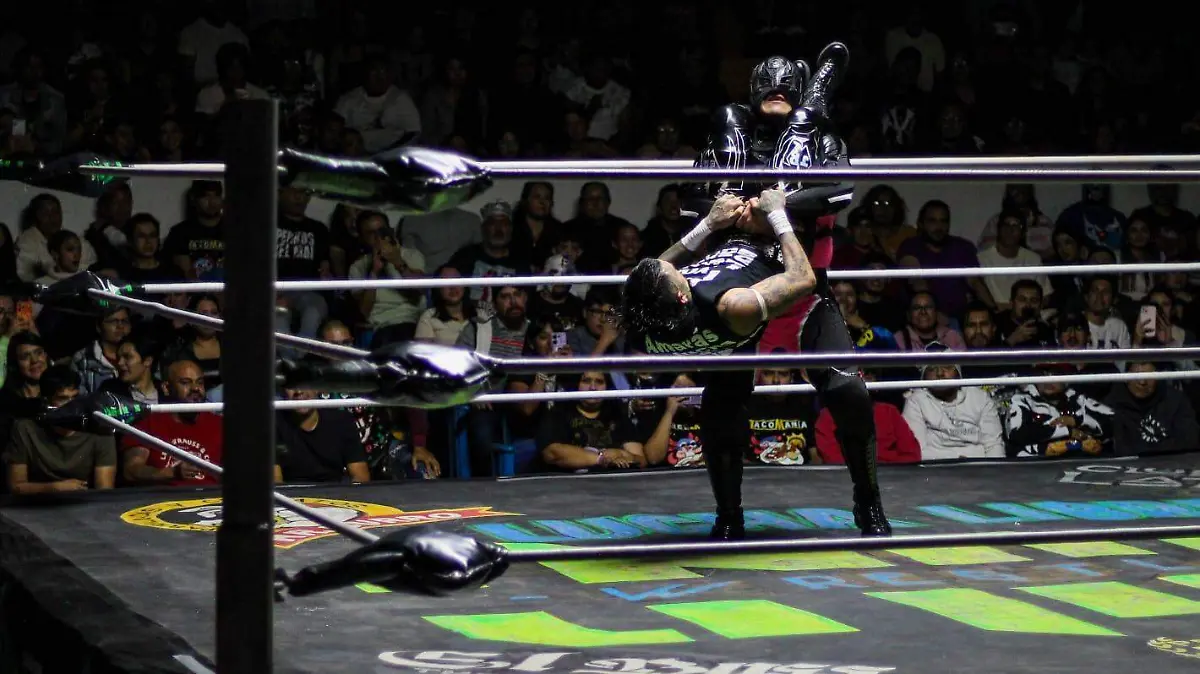 Vengador y Arañita dieron una gran lucha