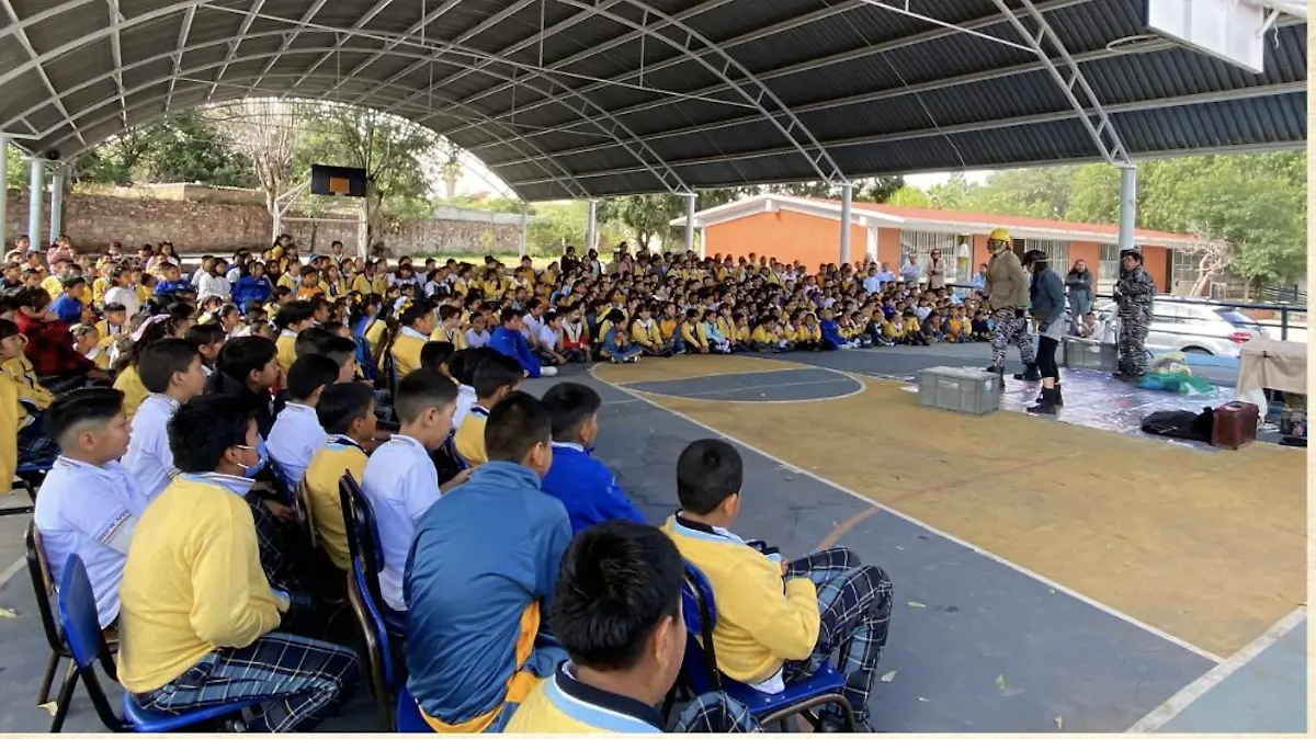 EL PALACIO DE LOS TÍTERES