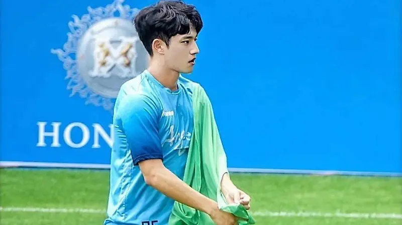 Su estilo rudo y feroz en la cancha lo han llevado pertenecer a la selección de su país