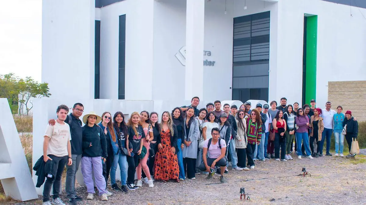 817bb16a-9e24-442a-8f1a-399a63ebf4b5