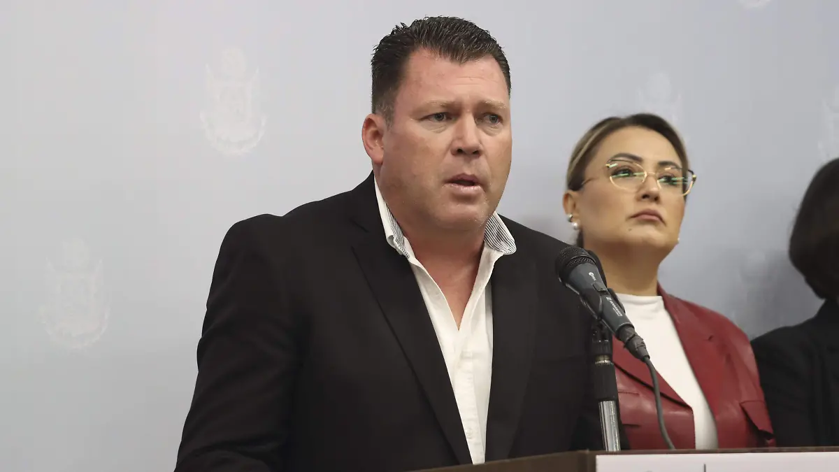 EDGAR INZUNZA Y CLAUDIA DIAZ