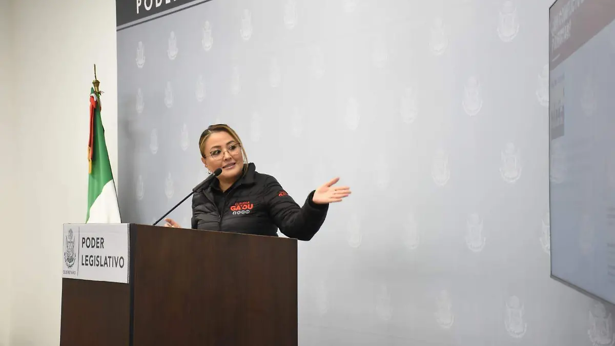 LA DIPUTADA CLAUDIA DIAZ