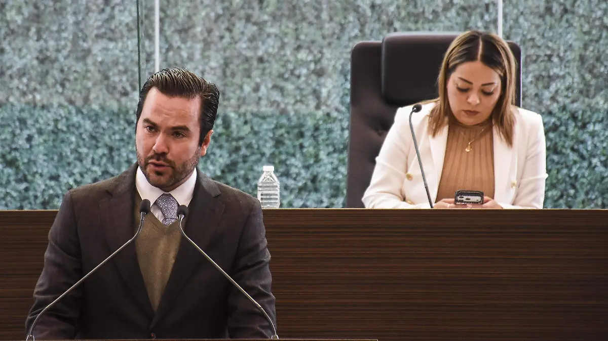 EL DIPUTADO MAURICIO