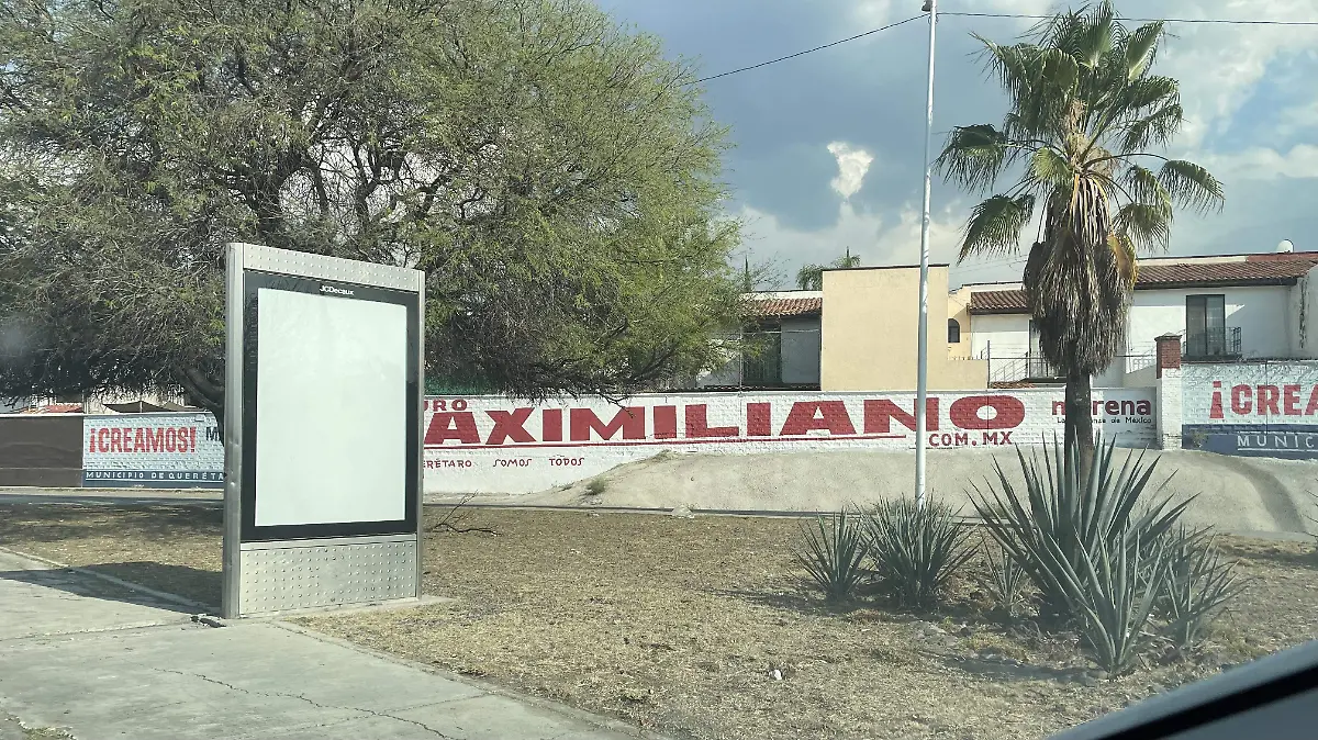 LA BARDA DEL DIPUTADO MAX