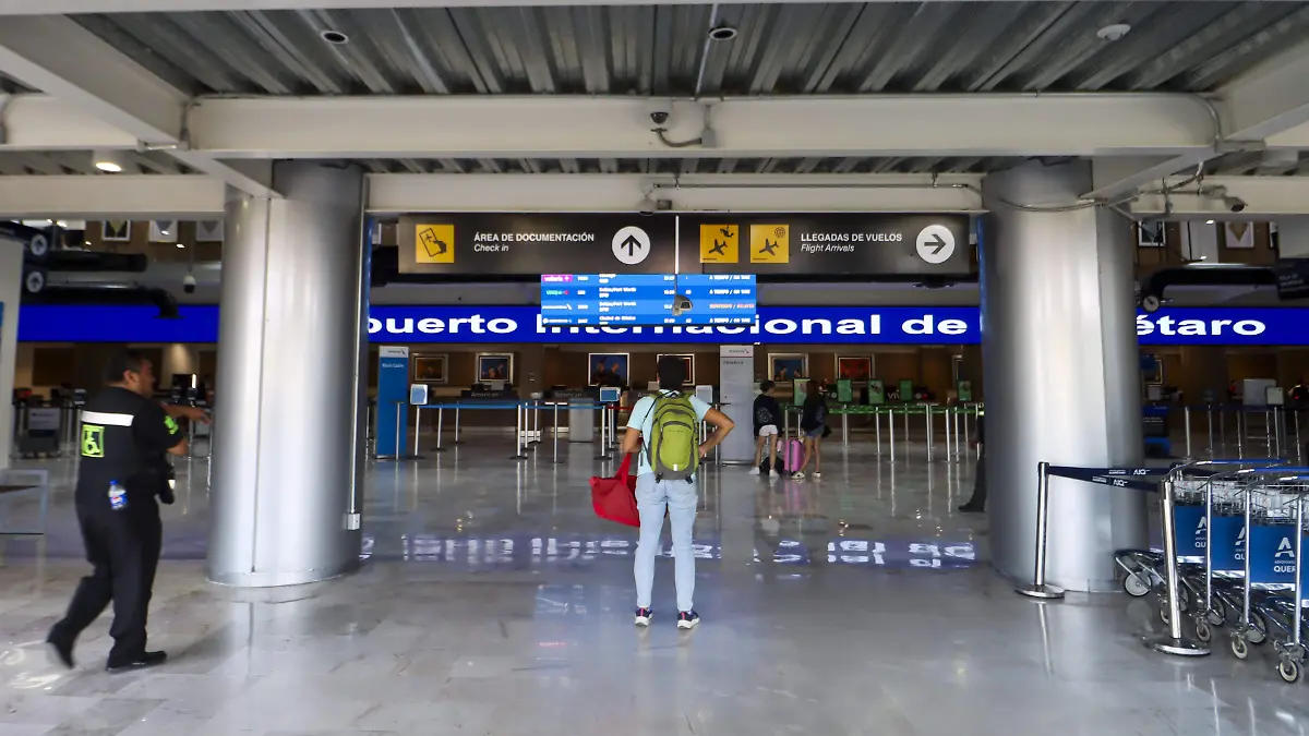 250402_AEROPUERTO AIQ_PASAJEROS_HA_29
