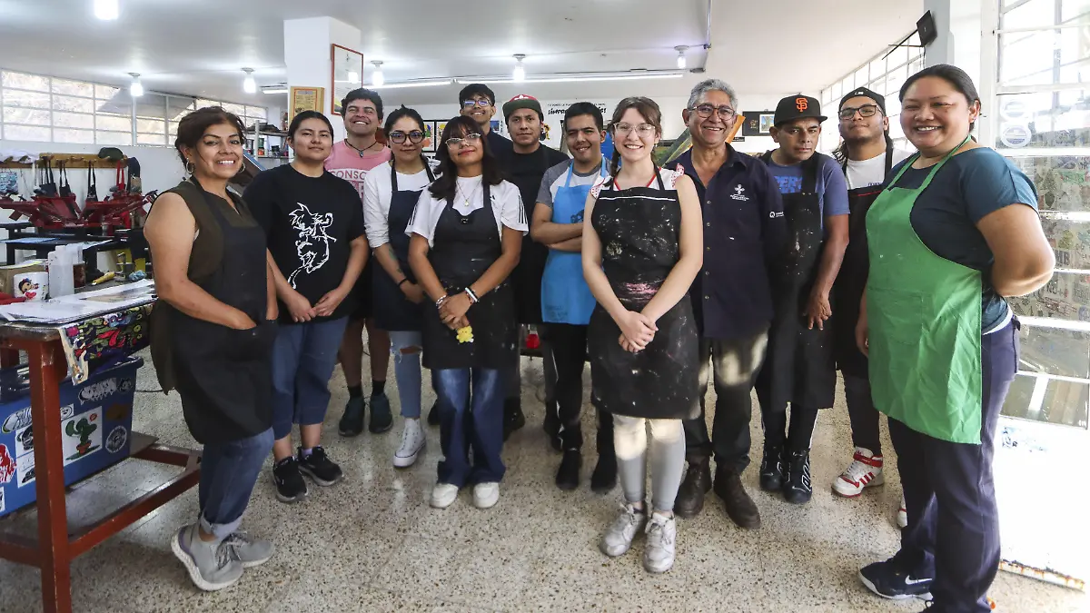 260227_ENSEÑA SERIGRAFIA DESDE HACE 40 AÑOS (10)