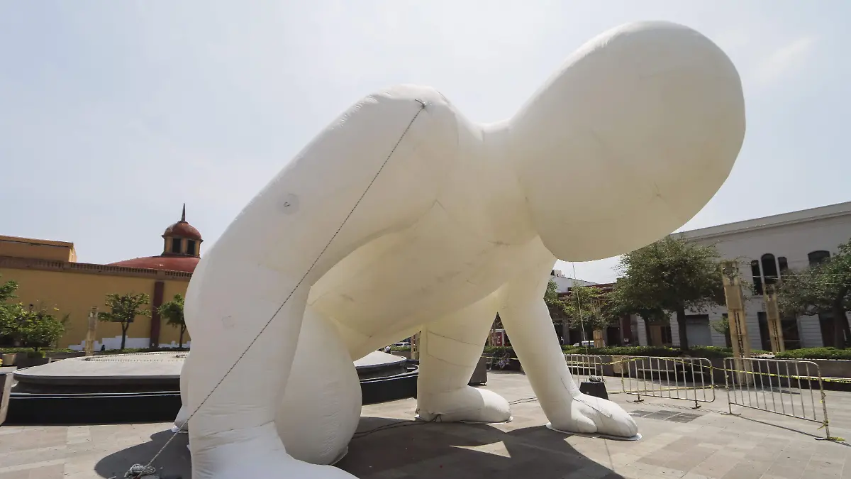 260312_HUMANOIDE EN PLAZA CONSTITUCION_MC_2