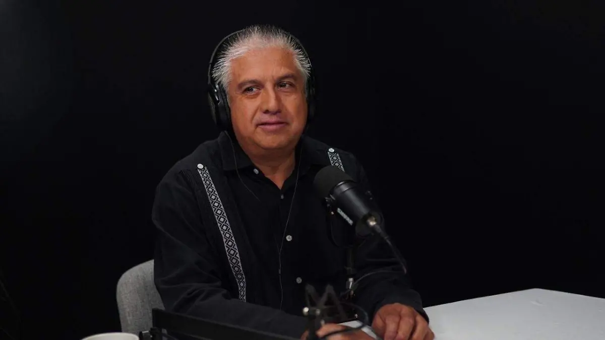 SINUHE PIEDRAGIL BLANCO Y NEGRO