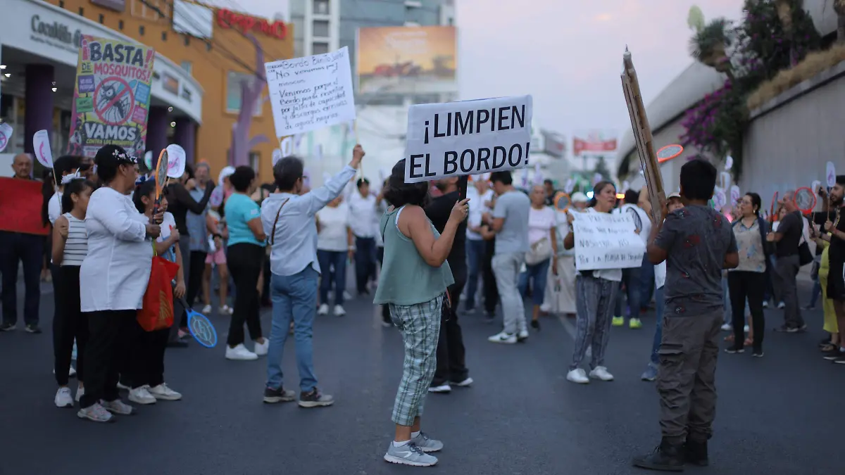 LOS VECINOS