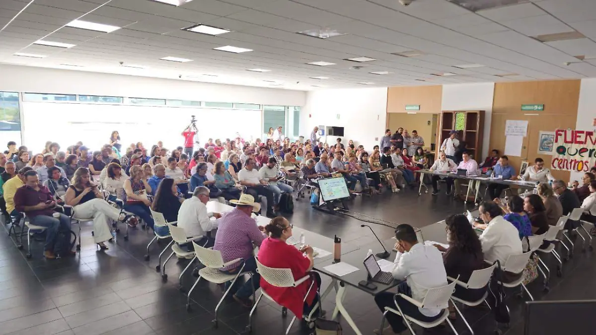 EL PARLAMENTO ABIERTO