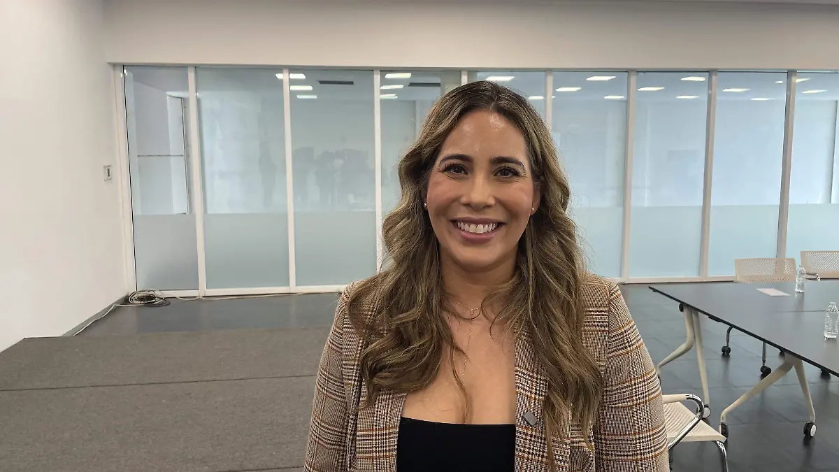 ANDREA TOVAR