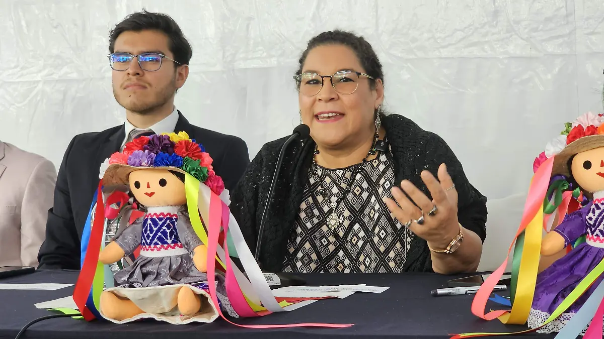 LENIA BATRES