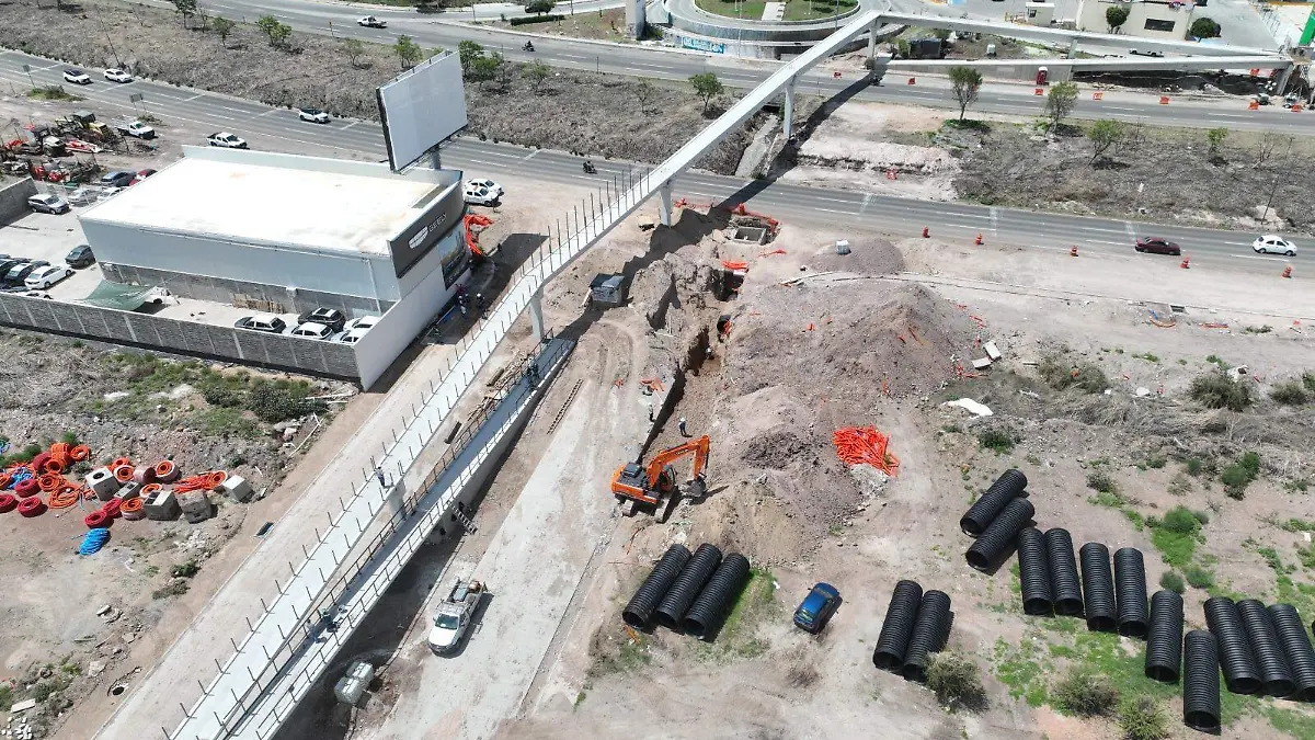 71_273_51724_1183268807_FOTO1_CEI_22_2026_Supervisa_CEI_avance_de_puente_peatonal_en_el_Anillo_Vial_Junipero_Serra