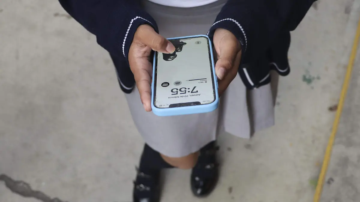 157576