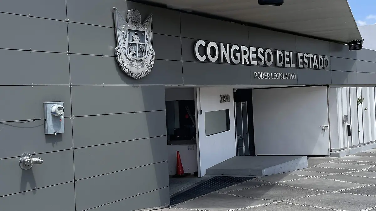 CONGRESO SIN LUZ