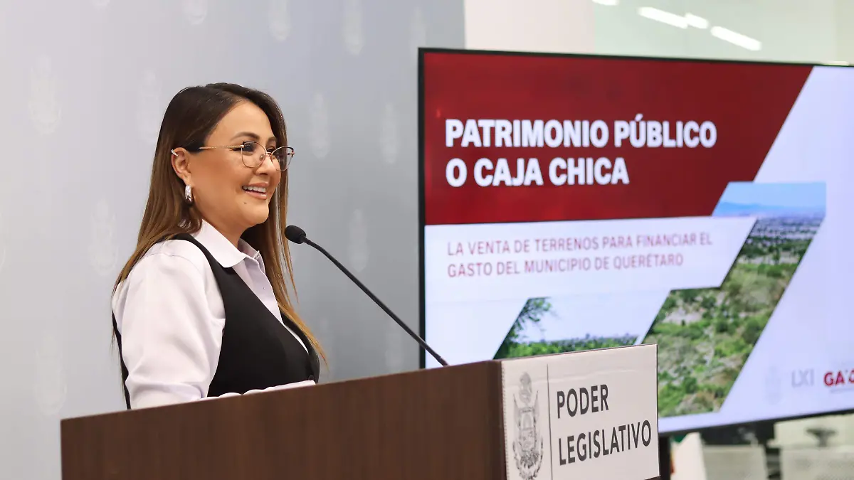 CLAUDIA DIAZ