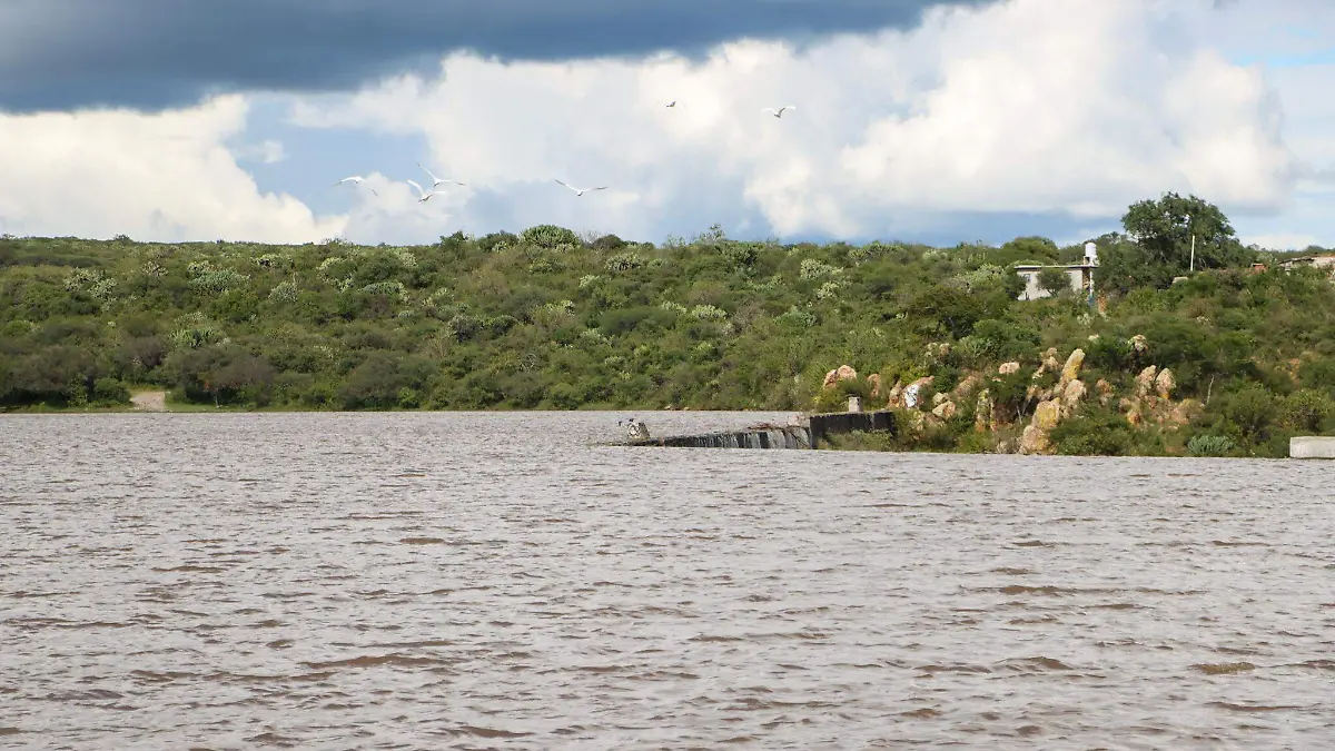 LLUVIAS DURANTE