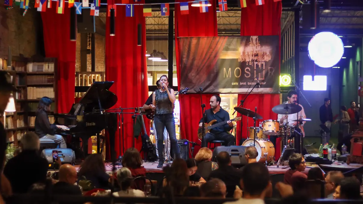 260730_HOMENAJE POSTUMO MAESTROS DE MUSICA ALEJANDRO Y CECILIA_IS-04