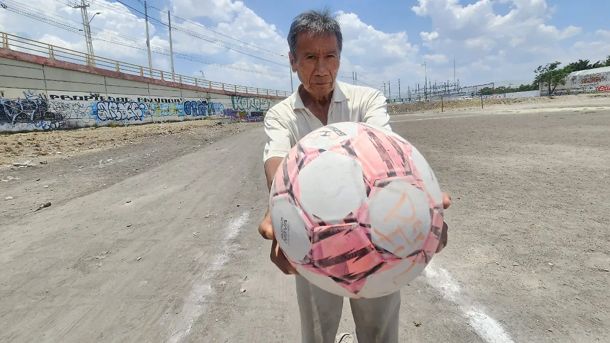 PORTADA 260603_CANCHAS POCAS EMES_AV-9