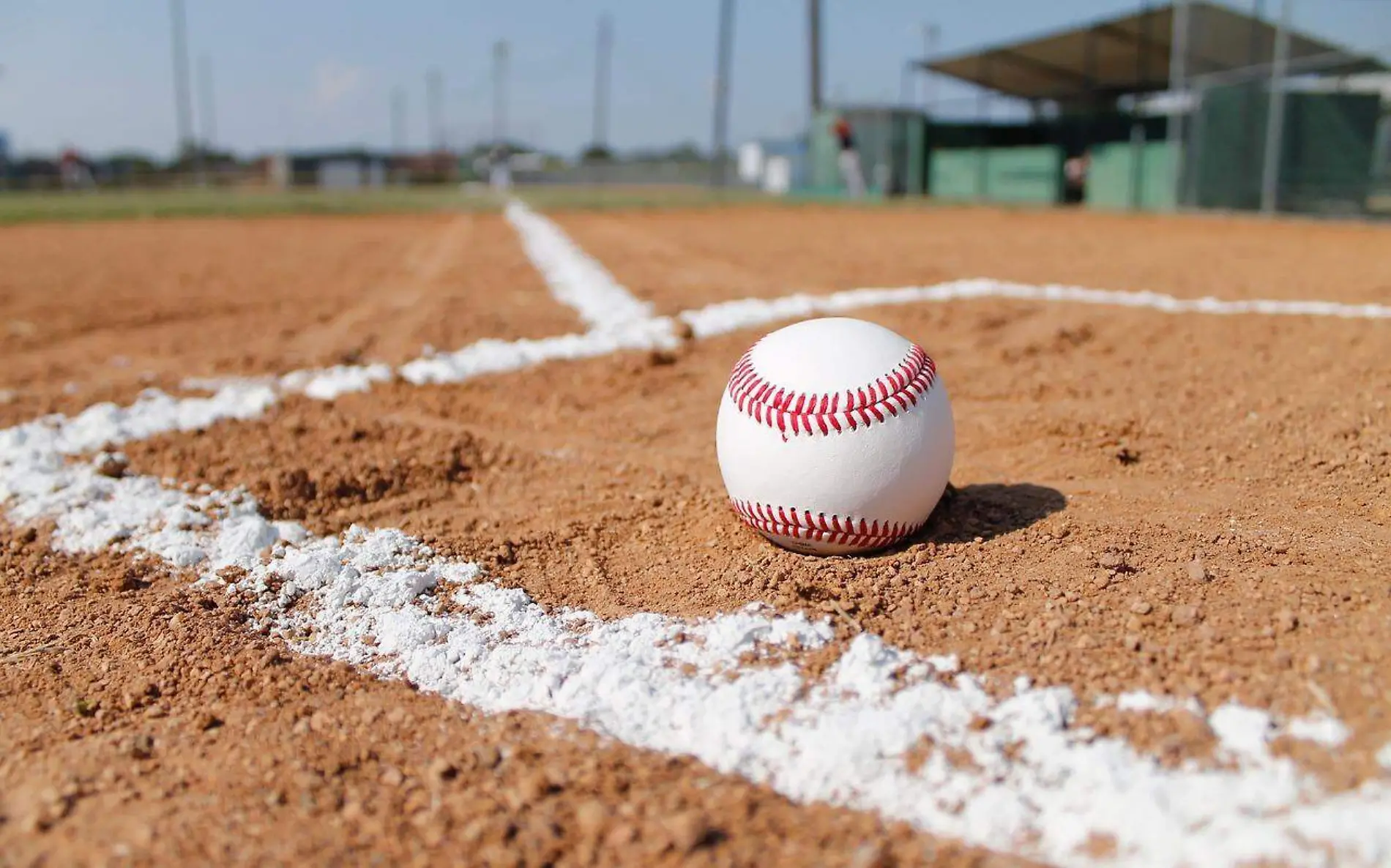 baseball-field-1563858_1280