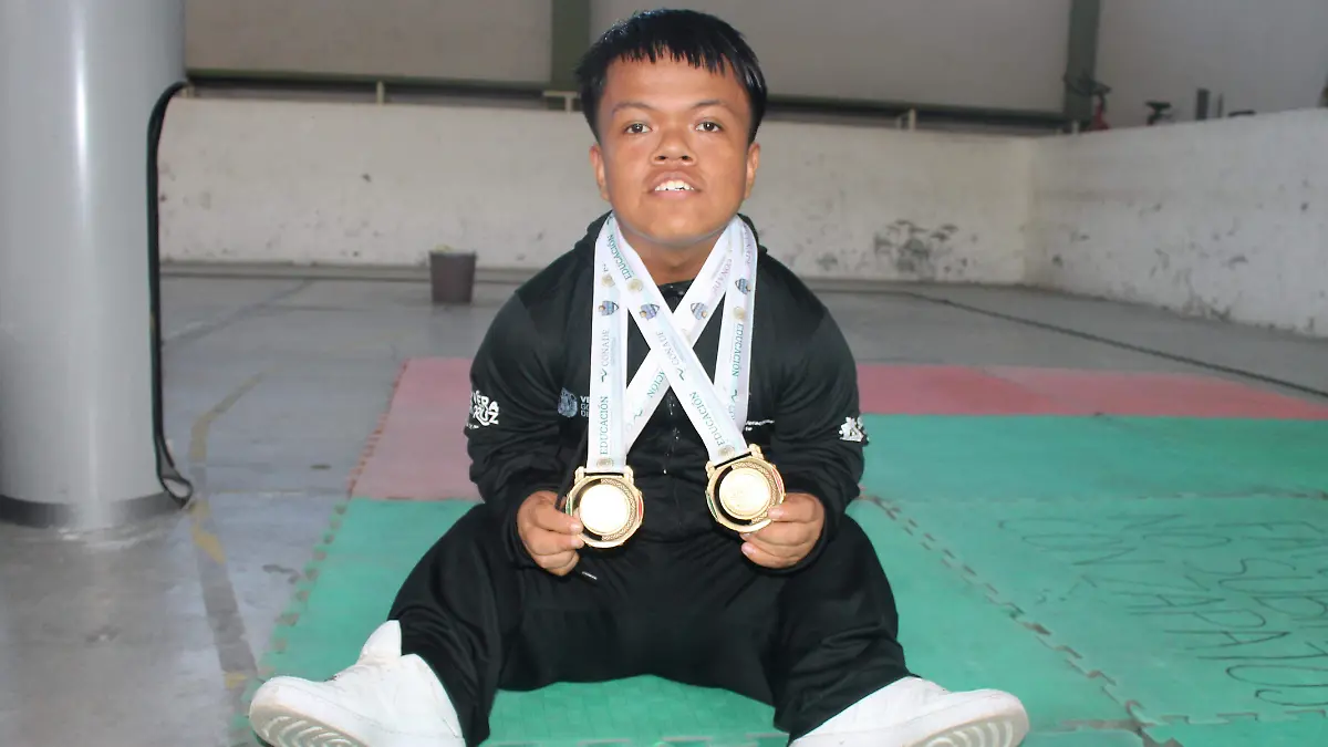 Xalapeño Daniel Hernández Luna medallista de oro en parapowerlifting 