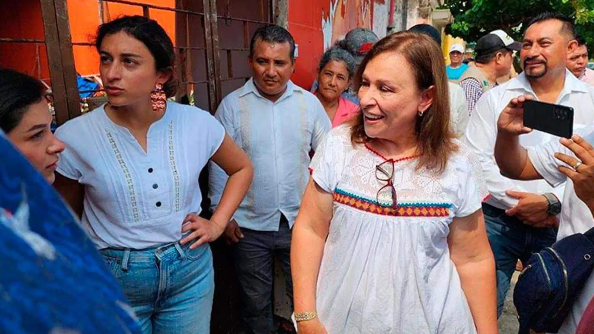 Candidata-Rocio-Nahle-Garcia-votando-en-Coatzacoalcos-2