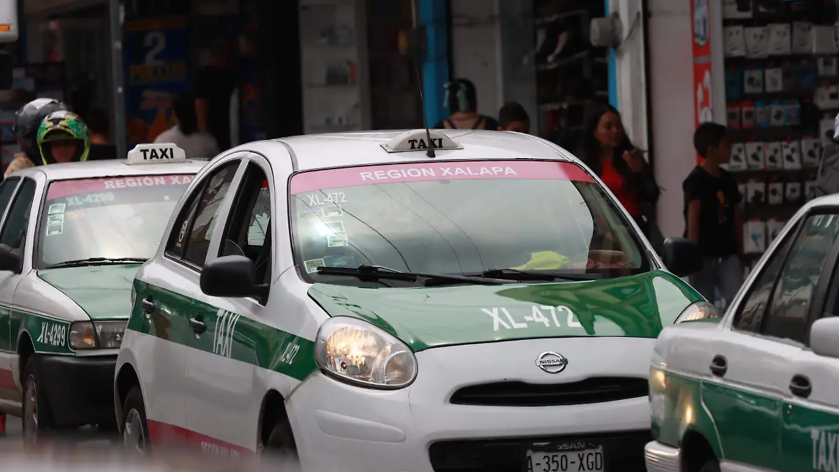 Xalapa-transporte-apps-taxis-camiones-ricardo11