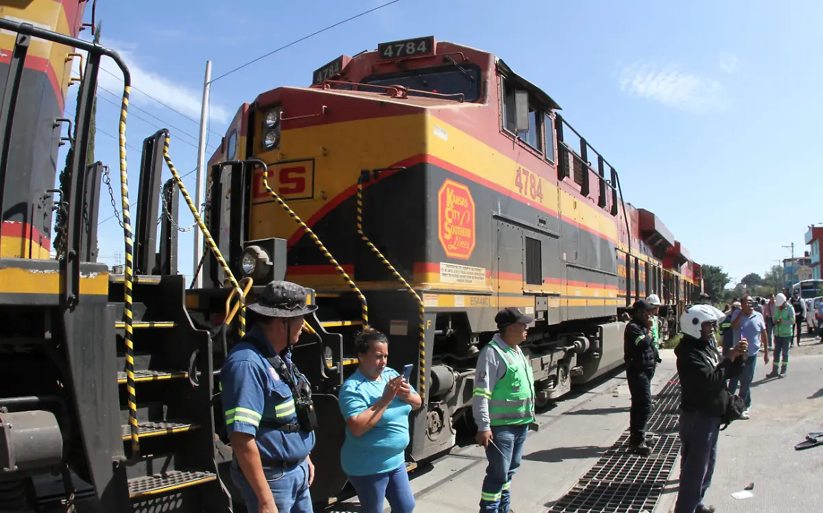 JE180120249861Accidente-Tren-Autobus