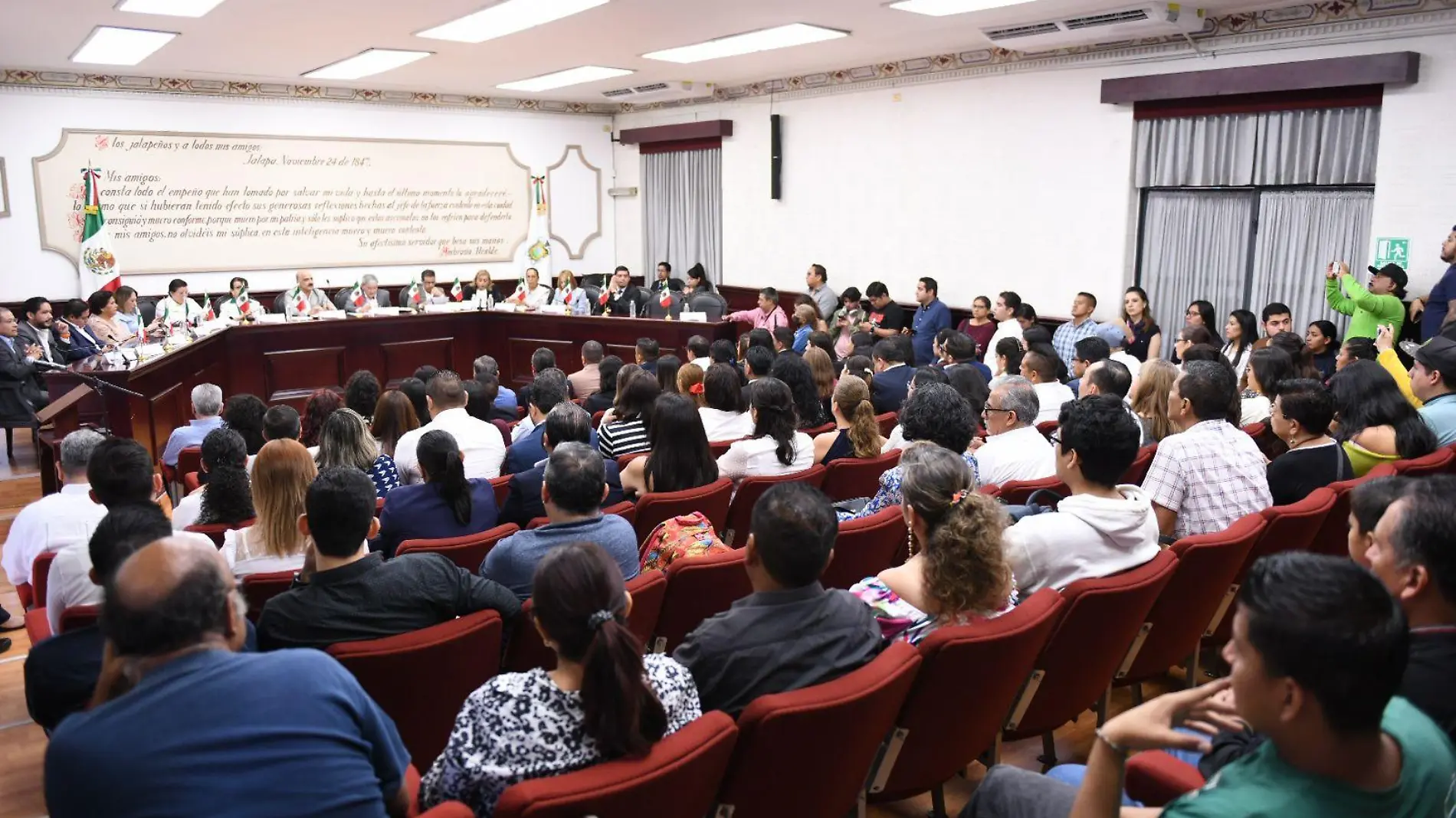 Egresados destacados de la Escuela Normal Veracruzana  fueron reconocidos con las medallas “Manuel R