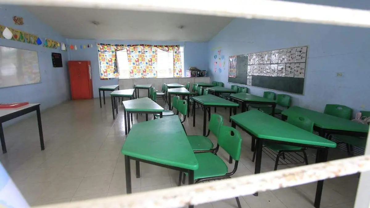 Extesorera es acusada de acoso en Telesecundaria de Boca del Río