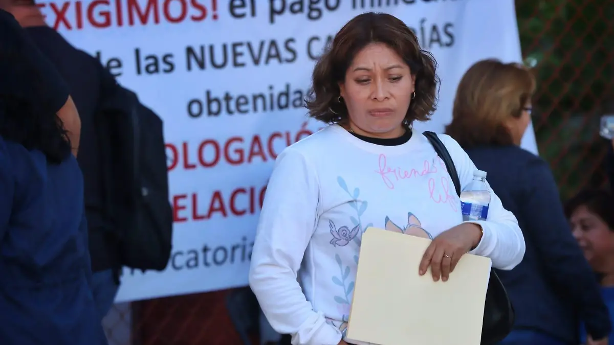 Protesta de trabajadores sindicalizados del Cobaev en la SEV