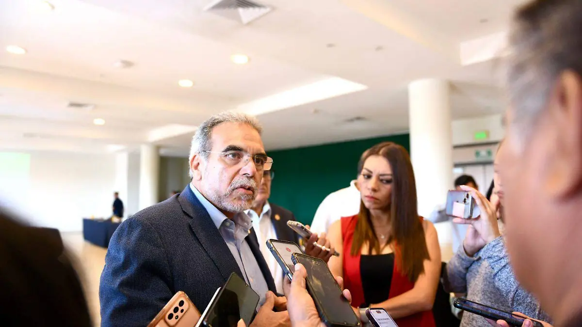 Rector Martín Aguilar Sánchez