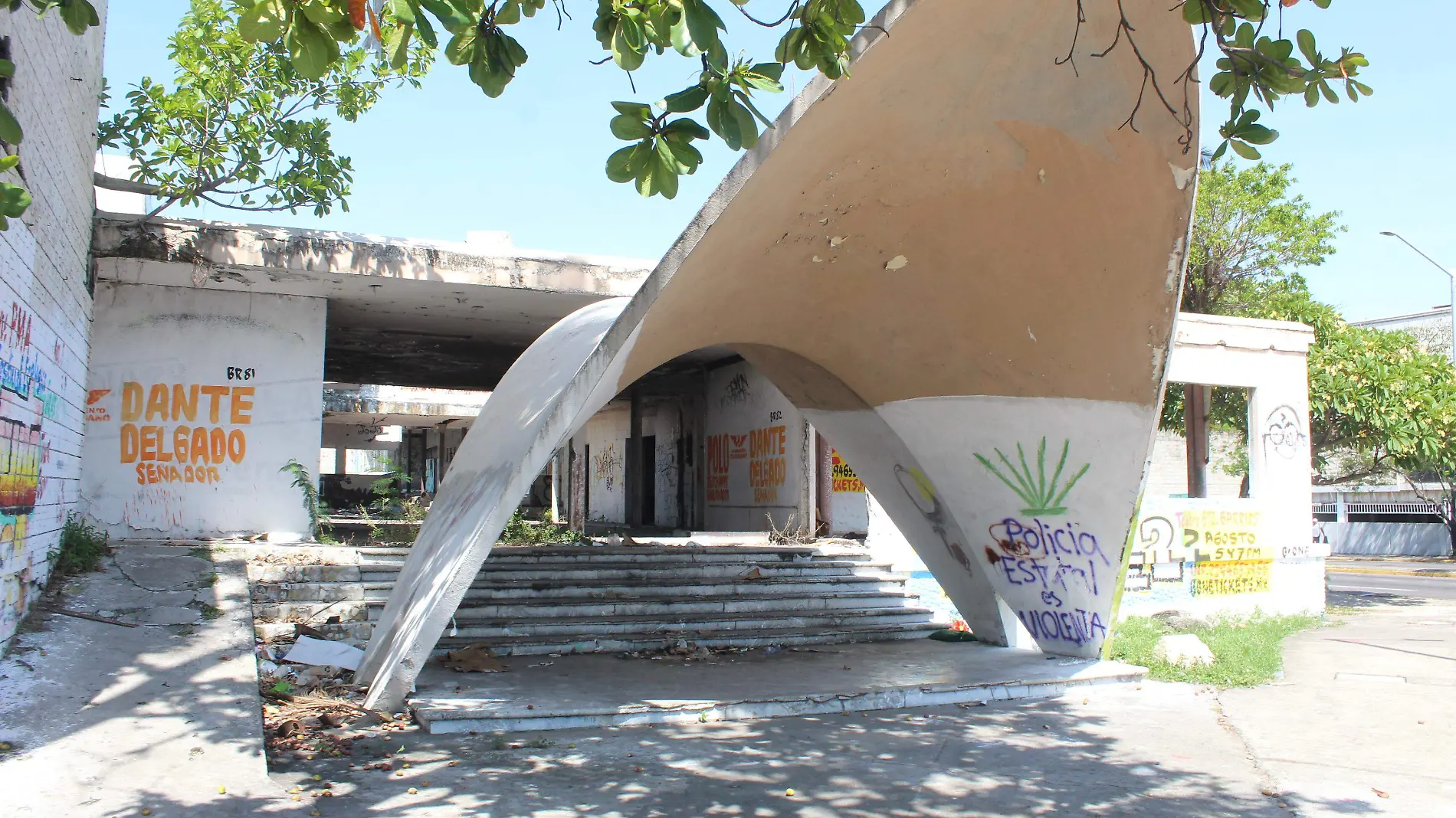 Edificios abandonados de avenida Díaz Mirón