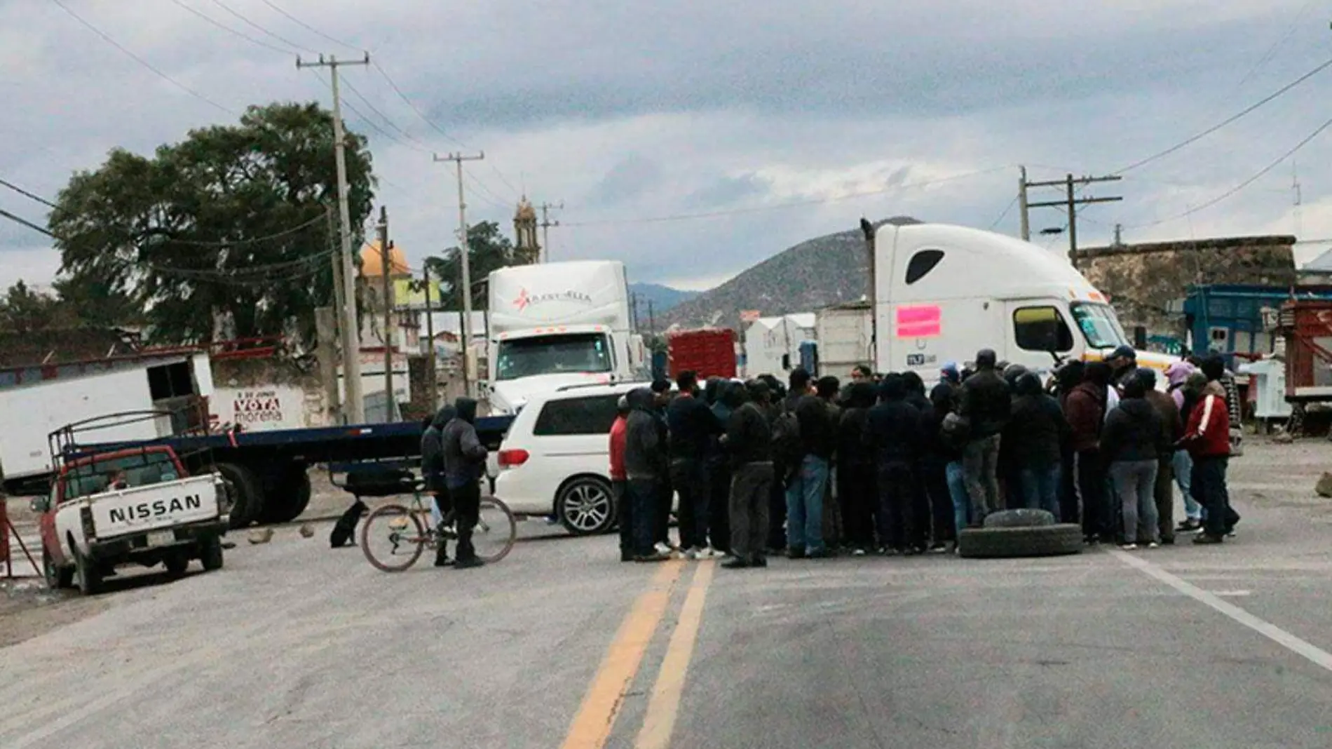 Liberan carretera a Puebla en Totalco; habitantes esperan indemnización