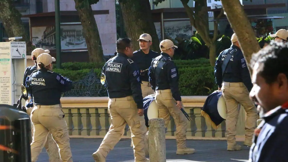 Policías municipales