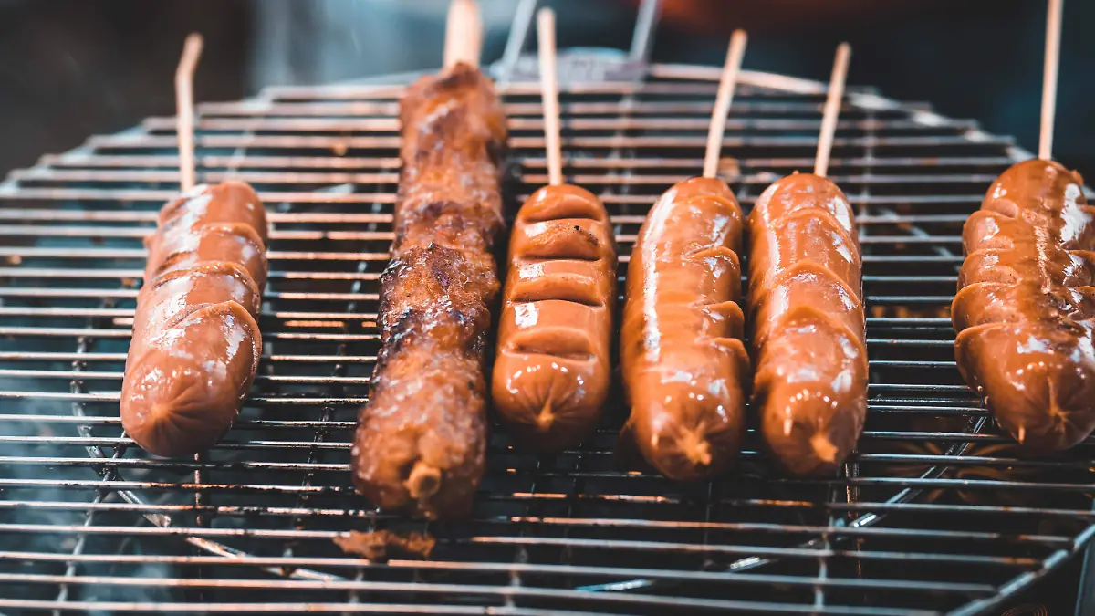 pexels-streetwindy-4055116