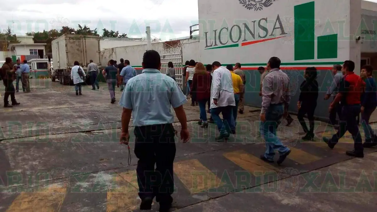 Desalojo-de-liconsa0054