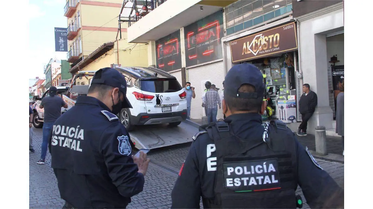 Atropellan a una oficial de Tránsito en calles del centro